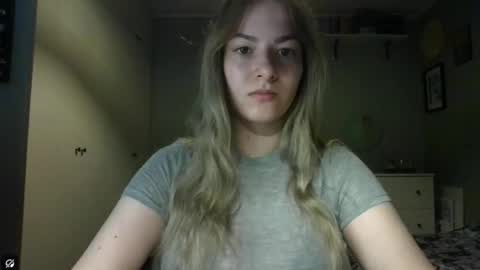 Snapshot of rosie_june chatting on October 2025 06:47:01 AM Rosie online show from October 2025 06:47:01 AM