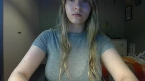 Snapshot of rosie_june chatting on November 2025 08:14:02 AM Rosie online show from November 2025 08:14:02 AM