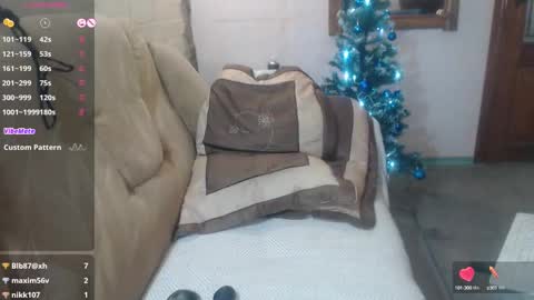 Snapshot of rosiecarlyne chatting on December 2024 02:24:01 AM RosieCarlyne online show from December 2024 02:24:01 AM