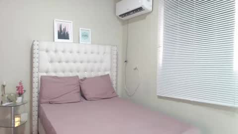 rosiehw online show from March 2025 07:38:02 PM