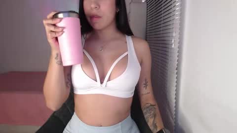 rosiehw online show from October 2025 09:14:02 PM