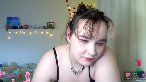 Snapshot of rosienana chatting on December 2025 04:57:02 PM RosieNana online show from December 2025 04:57:02 PM