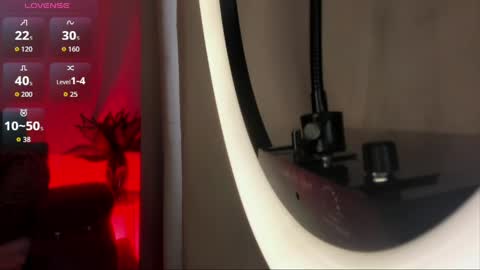 Snapshot of ross_lee chatting on April 2026 09:37:01 PM ross_lee online show from April 2026 09:37:01 PM