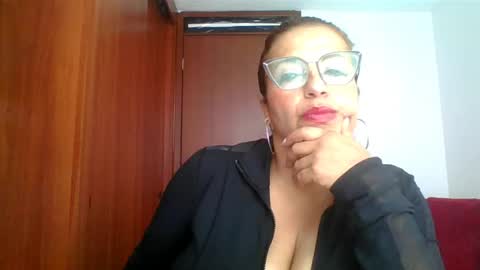 Rossana  online show from May 2026 01:17:02 PM