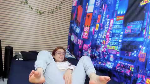 Snapshot of rosse_25 chatting on February 2025 08:21:01 PM Would you like to help me with supplementation and sports suits so I can compete in powerlifting online show from February 2025 08:21:01 PM