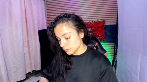 Snapshot of rosse_25 chatting on September 2025 05:14:02 PM Would you like to help me with supplementation and sports suits so I can compete in powerlifting online show from September 2025 05:14:02 PM