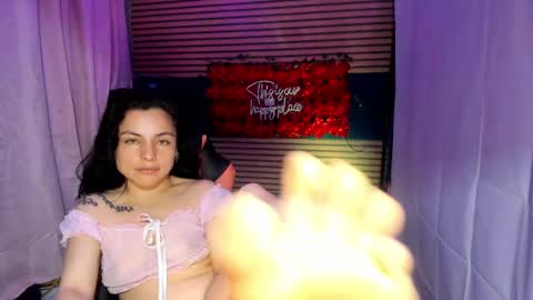 Snapshot of rosse_25 chatting on September 2025 05:24:02 PM Would you like to help me with supplementation and sports suits so I can compete in powerlifting online show from September 2025 05:24:02 PM