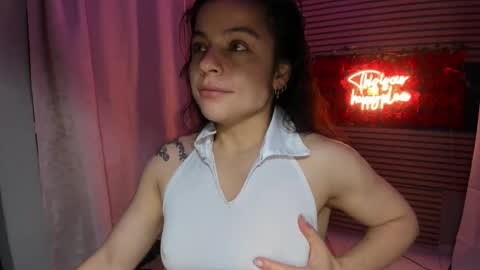 Snapshot of rosse_25 chatting on October 2025 09:41:01 AM Would you like to help me with supplementation and sports suits so I can compete in powerlifting online show from October 2025 09:41:01 AM