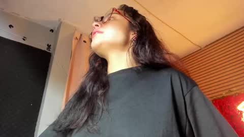 Snapshot of rosse_25 chatting on October 2025 05:47:01 PM Would you like to help me with supplementation and sports suits so I can compete in powerlifting online show from October 2025 05:47:01 PM