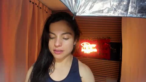 Snapshot of rosse_25 chatting on October 2025 05:48:02 PM Would you like to help me with supplementation and sports suits so I can compete in powerlifting online show from October 2025 05:48:02 PM