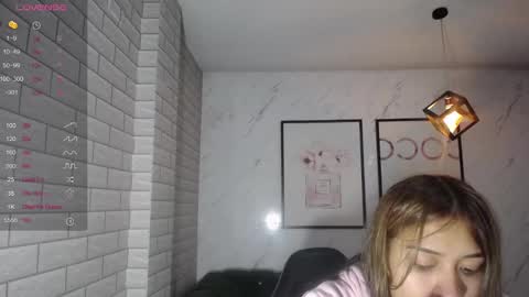 Snapshot of rosse_jeane_v chatting on February 2025 01:06:01 PM rosse jeane v online show from February 2025 01:06:01 PM