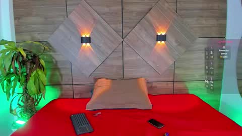 Snapshot of rossedamore chatting on November 2025 03:23:01 PM Rosse online show from November 2025 03:23:01 PM