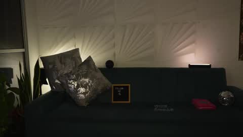 Rossey online show from December 2025 02:05:02 AM