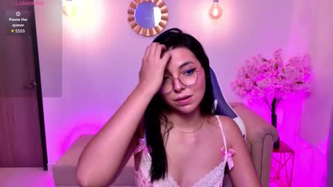 Snapshot of rossie_channel chatting on September 2025 08:52:02 PM rossie_channel online show from September 2025 08:52:02 PM