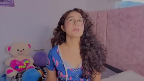 rossie_lanie_ online show from June 2026 10:43:02 PM