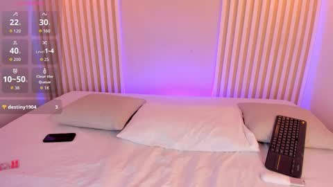 Ross online show from October 2025 08:53:02 PM