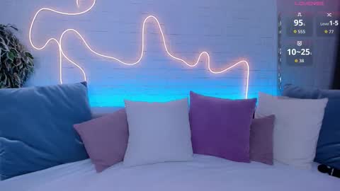 Snapshot of rossy_babe_ chatting on October 2025 11:40:01 PM Rossy online show from October 2025 11:40:01 PM