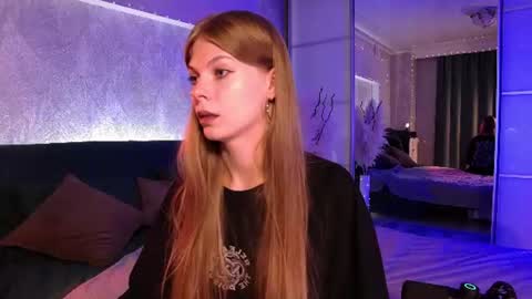 rosy_black_ online show from June 2026 07:04:01 PM