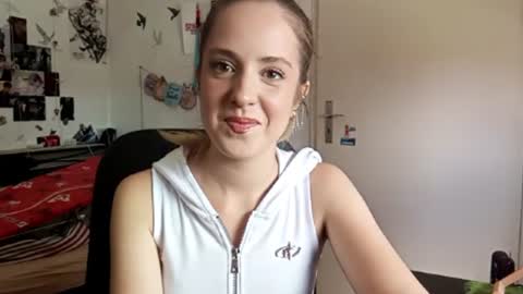 Snapshot of rosybreeze chatting on June 2026 12:40:01 PM Anna online show from June 2026 12:40:01 PM
