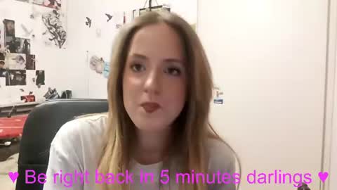 Snapshot of rosybreeze chatting on June 2026 04:09:02 PM Anna online show from June 2026 04:09:02 PM