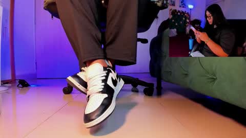 rosyejones online show from December 2025 03:05:01 AM