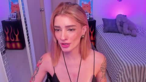 Snapshot of rot_wallace chatting on May 2026 09:42:02 PM rot_wallace online show from May 2026 09:42:02 PM