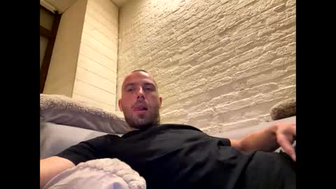 Snapshot of rotteei1 chatting on October 2025 05:30:01 PM rotteei1 online show from October 2025 05:30:01 PM