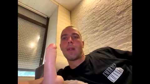 Snapshot of rotteei1 chatting on October 2025 07:50:02 AM rotteei1 online show from October 2025 07:50:02 AM