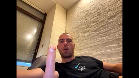 Snapshot of rotteei1 chatting on October 2025 03:43:01 PM rotteei1 online show from October 2025 03:43:01 PM