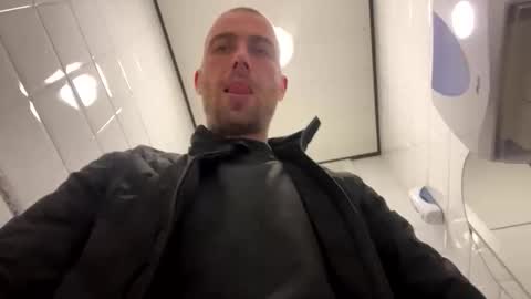 Snapshot of rotteei1 chatting on October 2025 08:48:02 AM rotteei1 online show from October 2025 08:48:02 AM