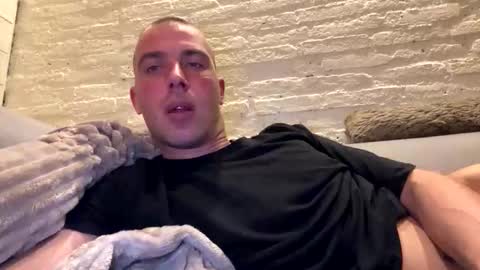 Snapshot of rotteei1 chatting on October 2025 05:46:02 PM rotteei1 online show from October 2025 05:46:02 PM