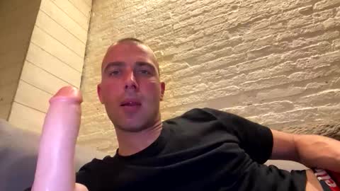 Snapshot of rotteei1 chatting on October 2025 09:26:02 PM rotteei1 online show from October 2025 09:26:02 PM