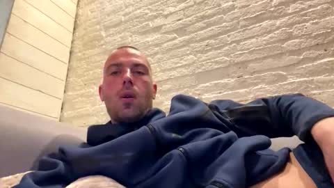 Snapshot of rotteei1 chatting on October 2025 10:34:02 AM rotteei1 online show from October 2025 10:34:02 AM