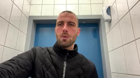 Snapshot of rotteei1 chatting on November 2025 10:03:02 AM rotteei1 online show from November 2025 10:03:02 AM