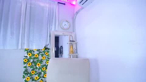 rous_25 online show from December 2024 04:59:02 PM