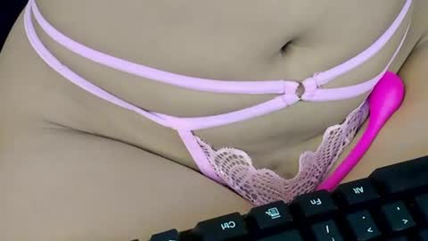 Snapshot of rouse_sexy_hotxx77 chatting on June 2026 04:04:02 AM rouse_sexy_hotxx77 online show from June 2026 04:04:02 AM