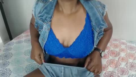 Snapshot of roushlove chatting on January 2025 01:41:01 PM luxa online show from January 2025 01:41:01 PM