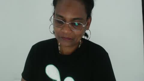 luxa online show from October 2025 07:49:01 PM