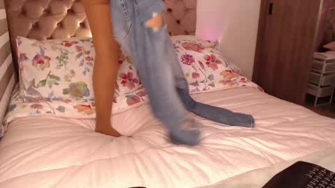 Rouss marie henao  online show from December 2025 01:50:02 PM