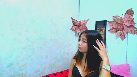 Snapshot of rousse_violet chatting on February 2025 07:31:02 PM rousse_violet online show from February 2025 07:31:02 PM
