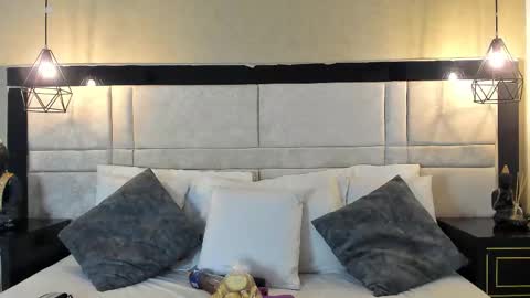 Snapshot of roussewalker chatting on November 2025 12:05:02 PM RousseWalker online show from November 2025 12:05:02 PM