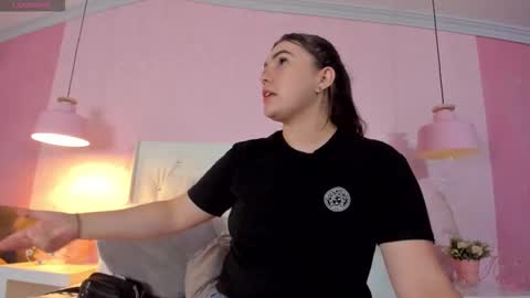 Snapshot of roussewalker chatting on December 2025 01:55:02 AM RousseWalker online show from December 2025 01:55:02 AM