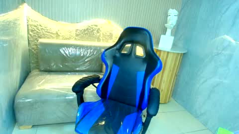 Roux  online show from March 2026 03:34:01 AM