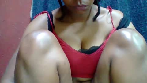 rovaelyah online show from September 2025 03:22:01 AM