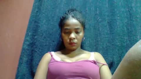 rovaelyah online show from September 2025 03:39:02 PM