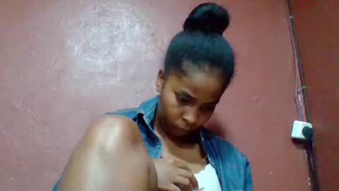 Snapshot of rovaelyah chatting on March 2026 05:37:02 AM rovaelyah online show from March 2026 05:37:02 AM