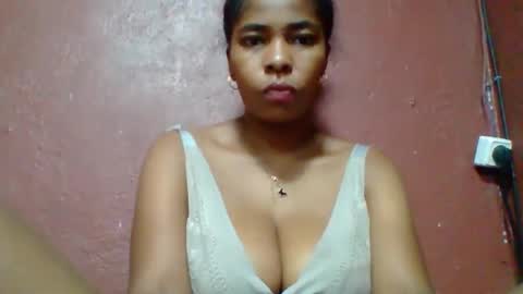 Snapshot of rovaelyah chatting on March 2026 04:05:02 AM rovaelyah online show from March 2026 04:05:02 AM