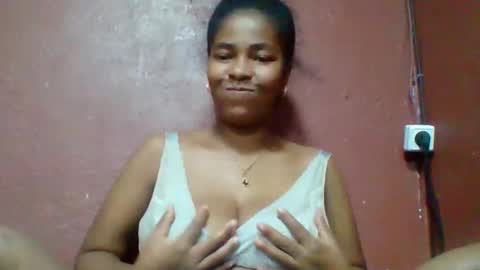 Snapshot of rovaelyah chatting on March 2026 05:30:01 PM rovaelyah online show from March 2026 05:30:01 PM