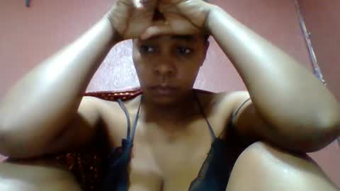 Snapshot of rovaelyah chatting on May 2026 02:28:01 AM rovaelyah online show from May 2026 02:28:01 AM