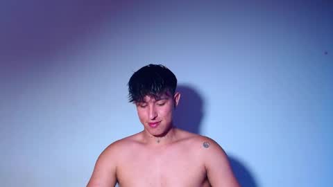 rowanboy23 online show from May 2026 09:53:02 PM